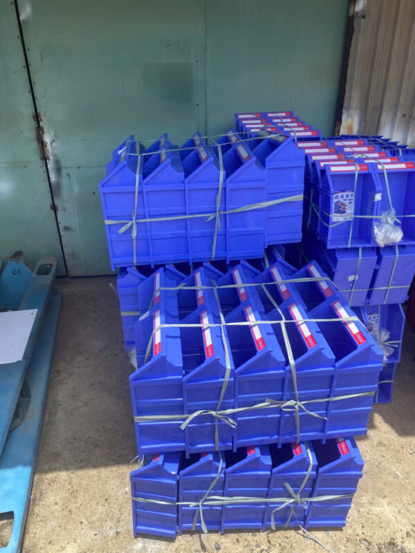 Kệ dụng cụ Duy Tân màu xanh tại kho Việt Xanh