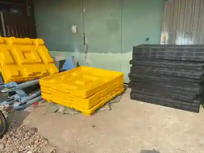 Thân pallet chống tràn dầu và mặt lưới tháo rời để bảo quản