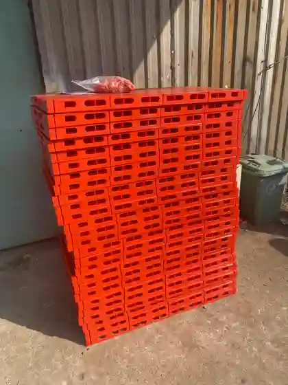 Tấm lót sân khấu nhựa 1000x500x50mm được xếp thành kiện